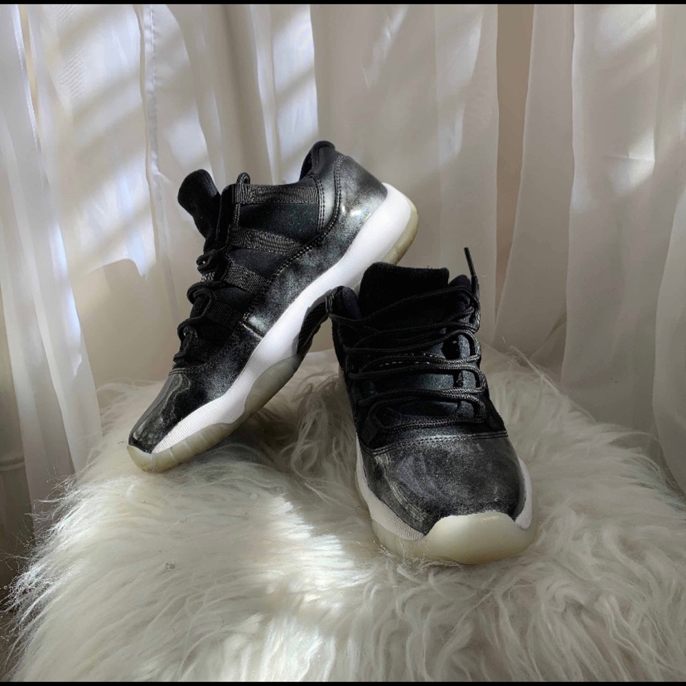 SOLD jordan retro 11 boys youth 4.5 low top